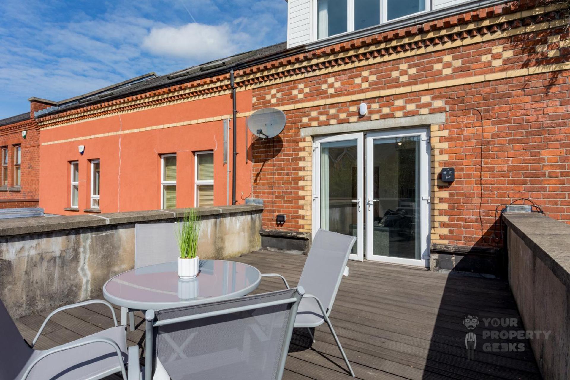 Attic Style 2 Bed Duplex Apartment With Rooftop Patio Belfast Ngoại thất bức ảnh